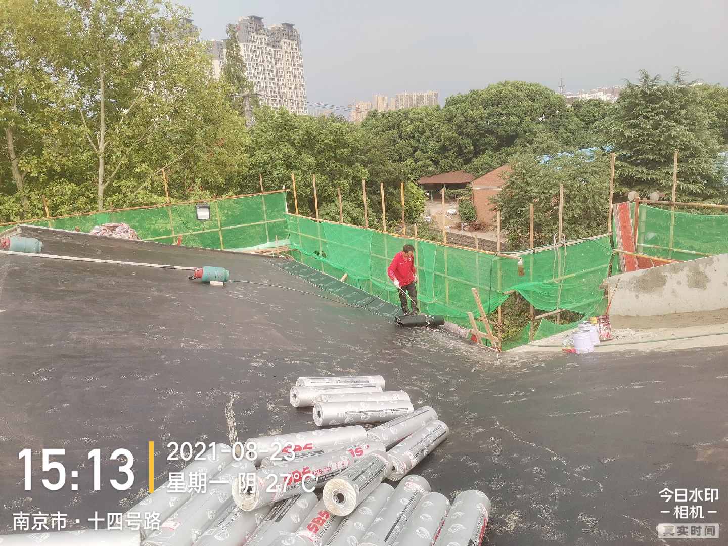 南京雨虹屋顶阳台防水     裂缝注浆工程施工     免费上门排查检测