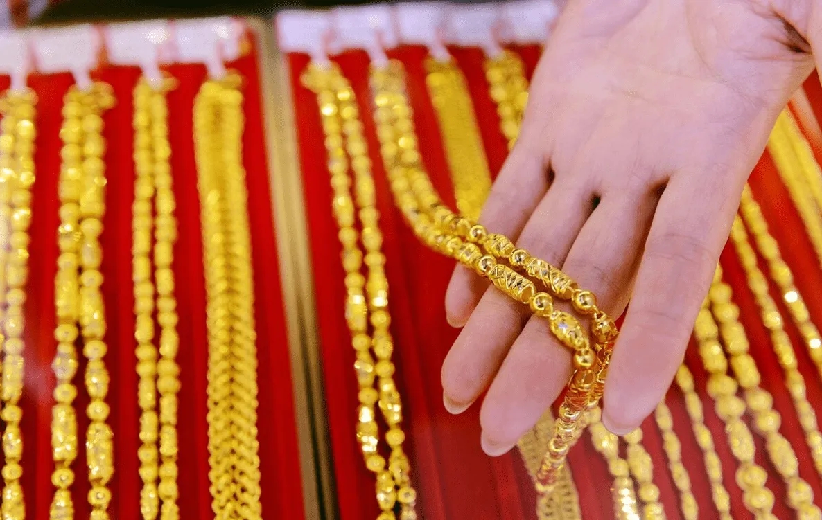 戒指 首饰 黄金饰品回收 专业估价 正规靠谱